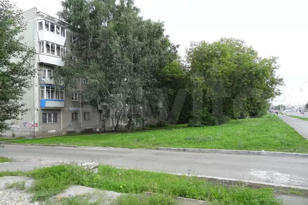 Комната 22 м в 1-к., 1/5 эт. - Фото 0