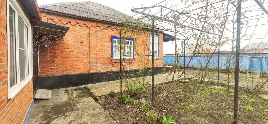 Дом в Адыгея, Адыгейск городской округ, Псекупс хут. ул. Мира, 19 (42 ... - Фото 1