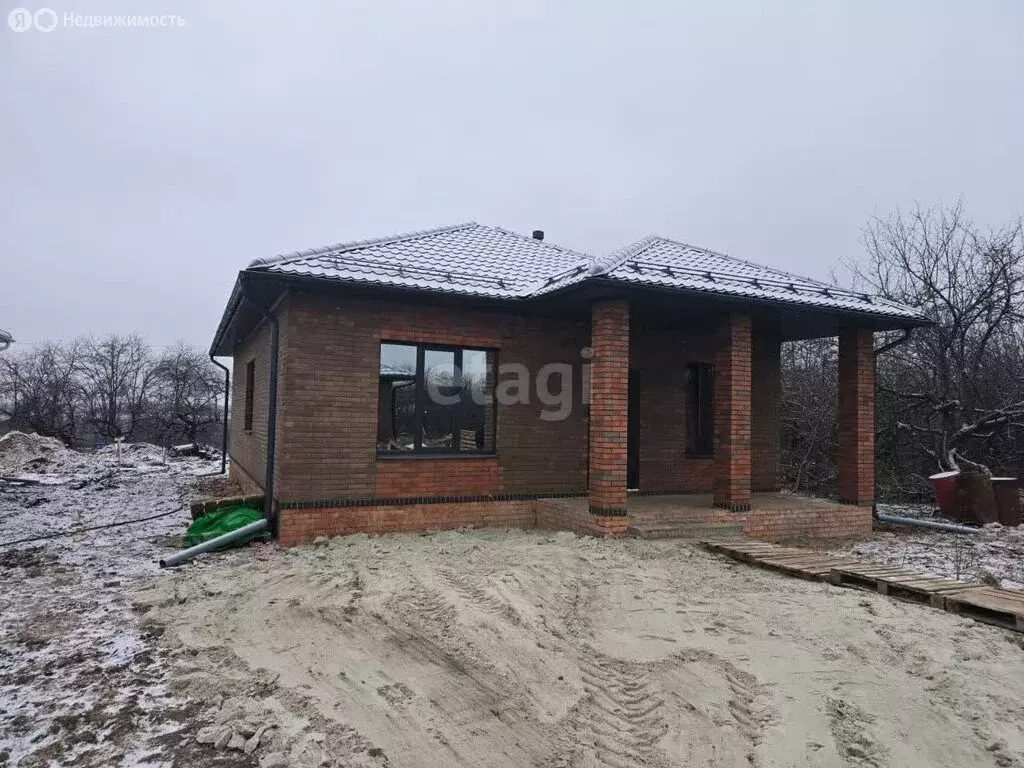 Дом в Курский район, Нижнемедведицкий сельсовет, деревня Татаренкова, ... - Фото 1