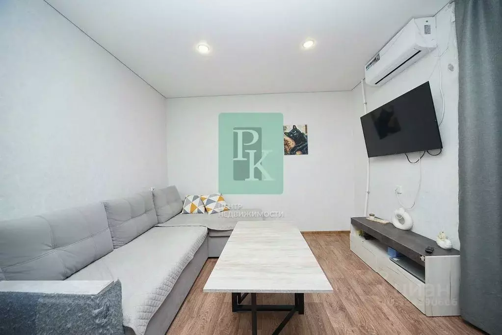 1-к кв. Севастополь просп. Октябрьской Революции, 52 (37.6 м) - Фото 2