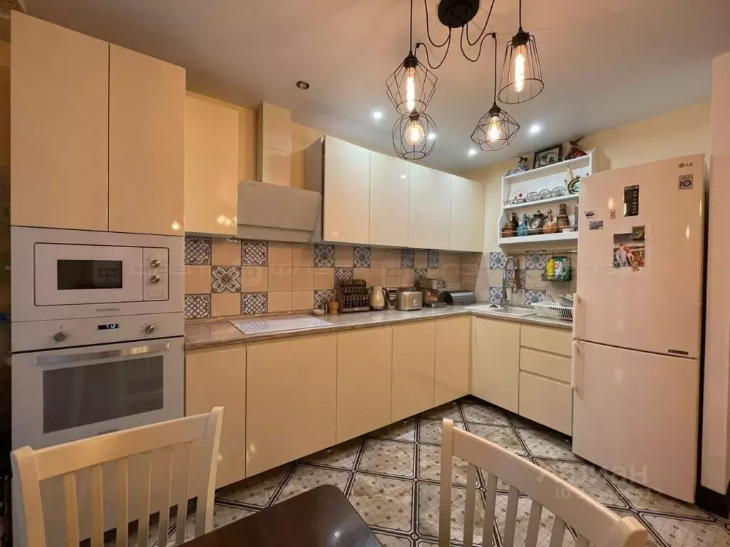 2-к кв. Татарстан, Казань ул. Фикрята Табеева, 3 (53.2 м) - Фото 0