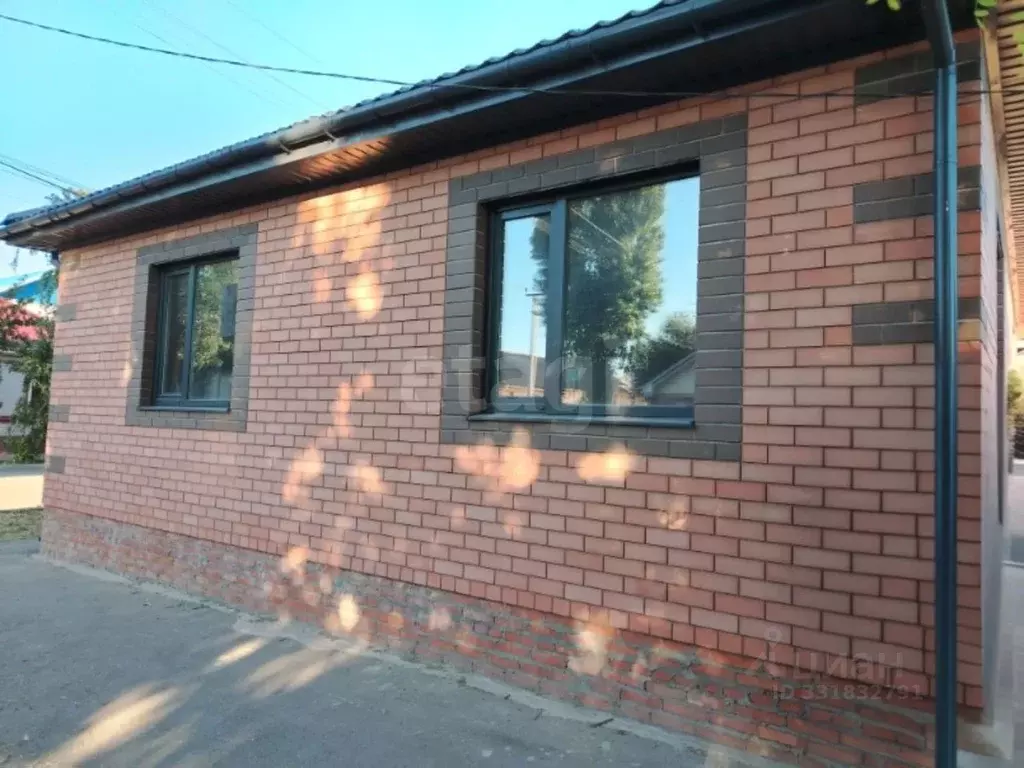 Дом в Краснодарский край, Ейск ул. Чапаева (73 м) - Фото 1