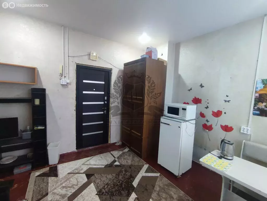 1к в 9-комнатной квартире (14.3 м) - Фото 1