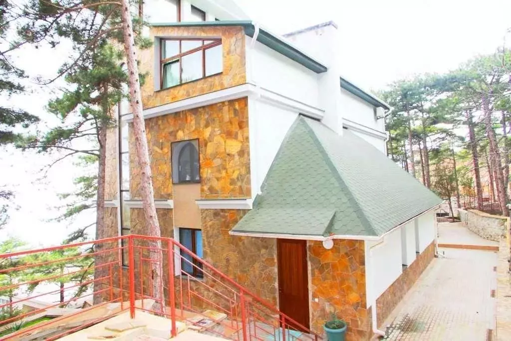 Дом в Крым, Ялта городской округ, Восход пгт ул. Скалистая, 7 (580 м) - Фото 0