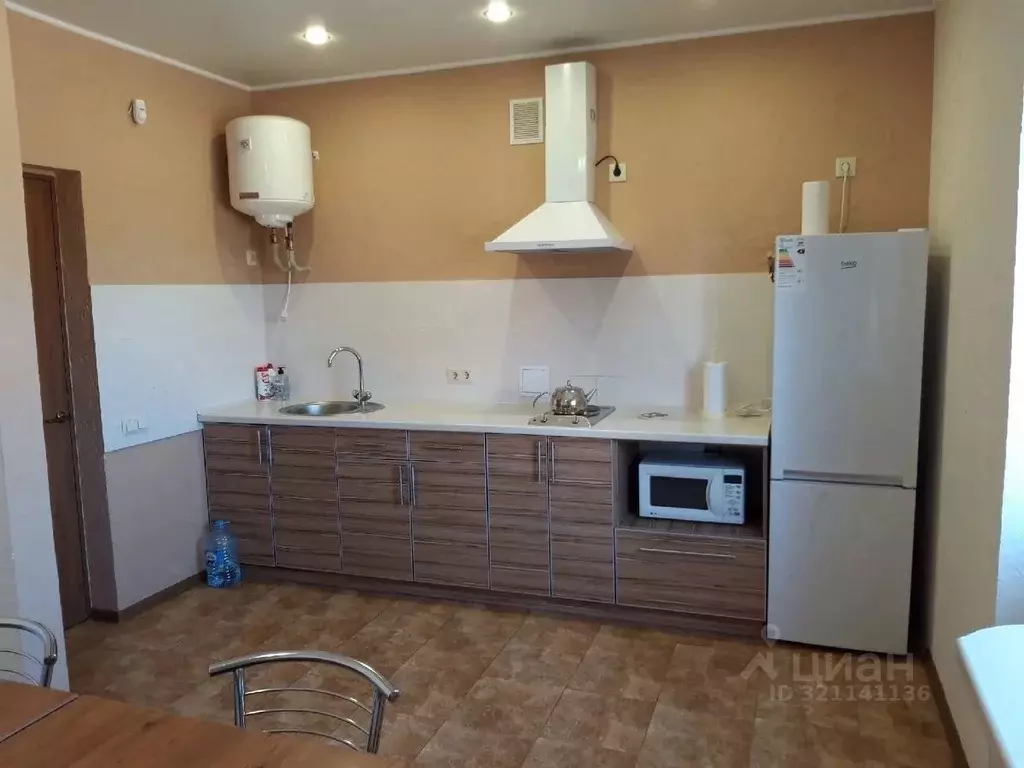 Дом в Крым, Евпатория городской округ, Заозерное пгт ул. ... - Фото 1