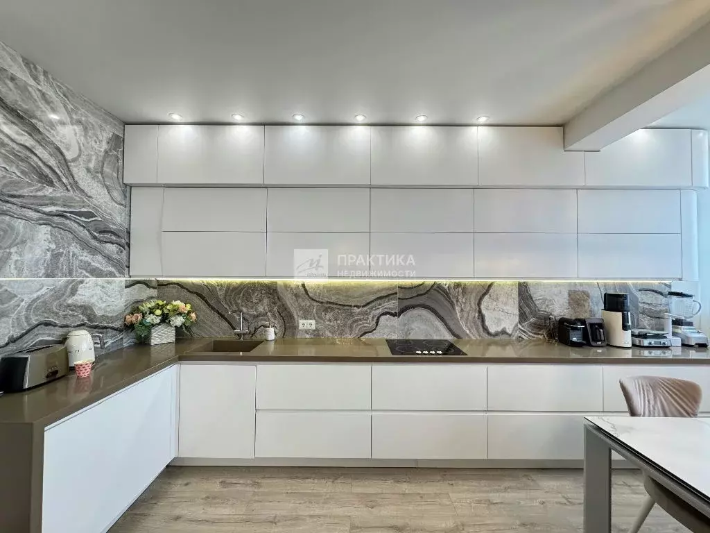 Продается 2-комнатная квартира - Фото 1