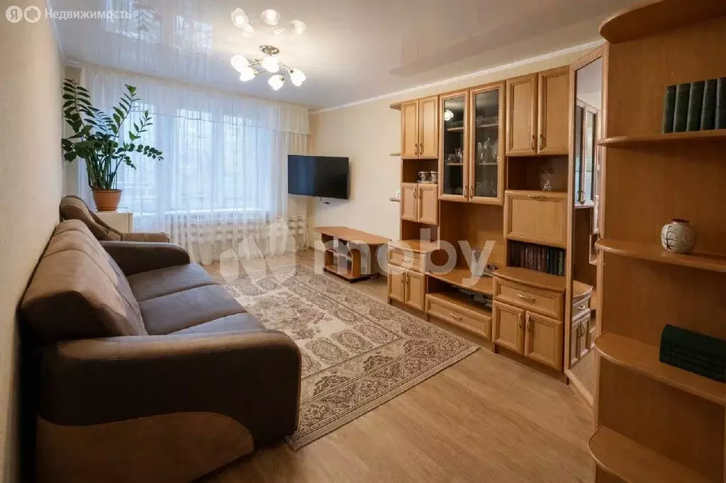 3-комнатная квартира: Калининград, Серпуховская улица, 11 (60.7 м) - Фото 1