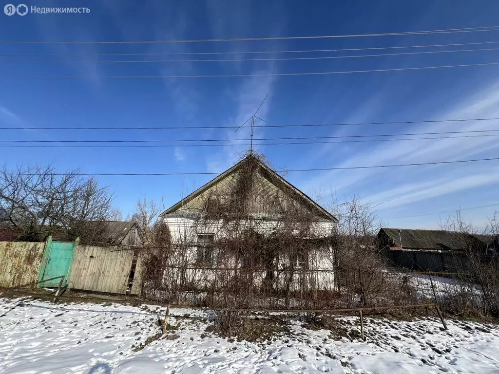 Дом в Погарский район, Вадьковское сельское поселение, село Чеховка ... - Фото 1