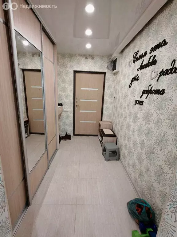 3-комнатная квартира: Екатеринбург, улица Викулова, 63к5 (78.1 м) - Фото 1