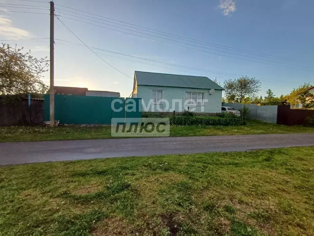 Дом в Орловская область, Дмитровский район, с. Плоское 46 (58 м) - Фото 2