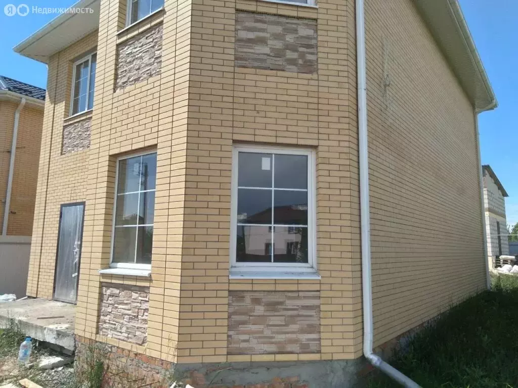 Дом в Ростов-на-Дону, Особенная улица (150 м) - Фото 1