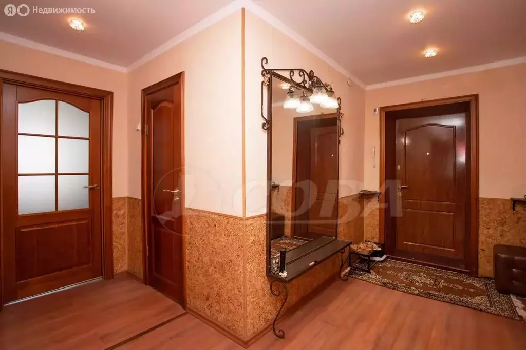 3-комнатная квартира: микрорайон Мелиораторов, улица Мелиораторов, 25 ... - Фото 0
