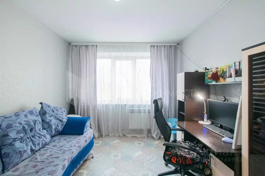 4-к кв. Тюменская область, Тюмень ул. Мельникайте, 135 (81.9 м) - Фото 0