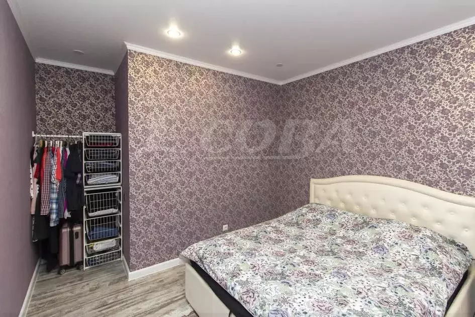3-к кв. Тюменская область, Тюмень ул. Тимофея Чаркова, 81 (95.0 м) - Фото 2