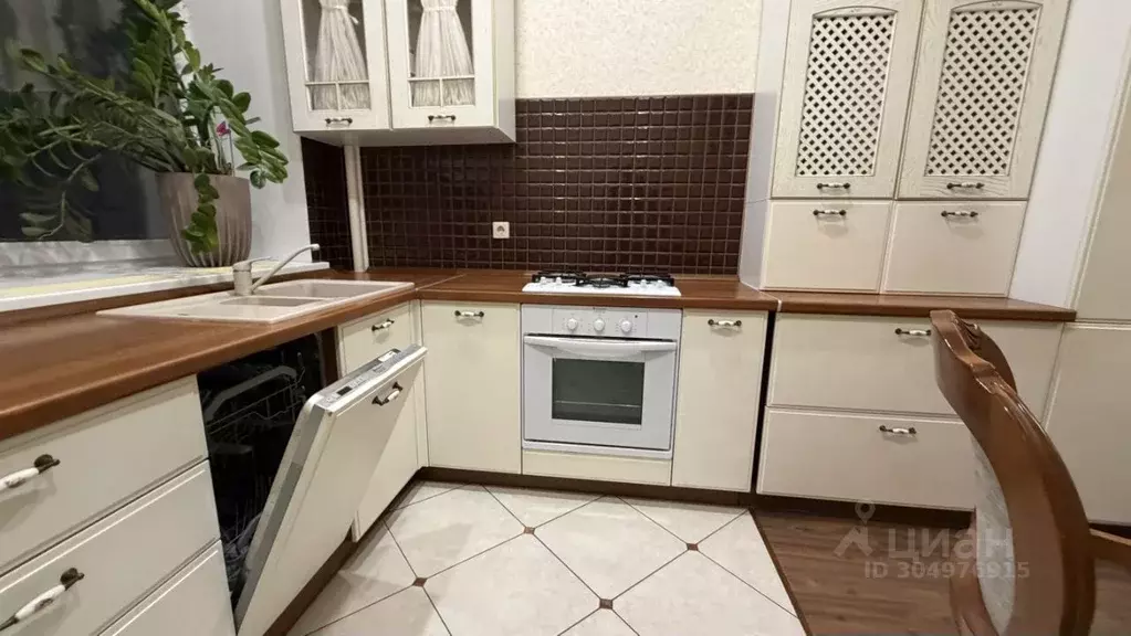 2-к кв. Татарстан, Казань ул. Калинина, 30 (70.0 м) - Фото 1