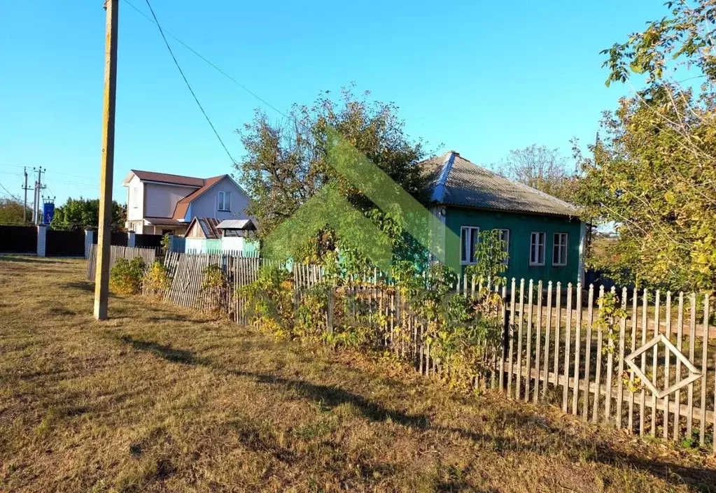 Дом в Воронежская область, Хохольское городское поселение, с. Хохол ... - Фото 1