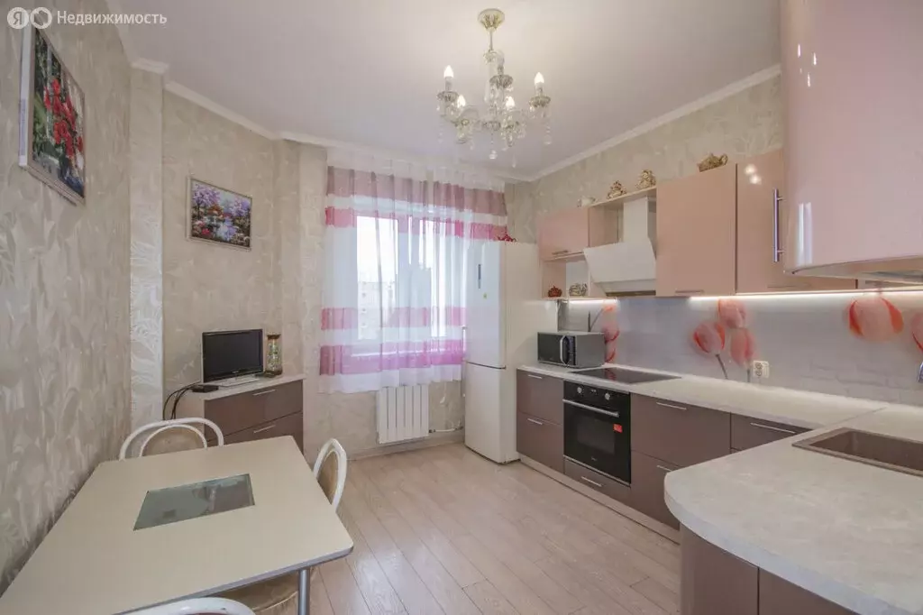 3-комнатная квартира: Екатеринбург, улица Юлиуса Фучика, 9 (97.1 м) - Фото 1