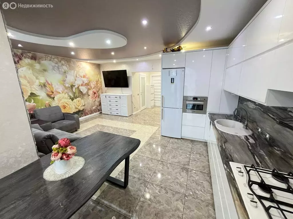 2-комнатная квартира: Калининград, улица Аллея Смелых, 188А (74.4 м) - Фото 1