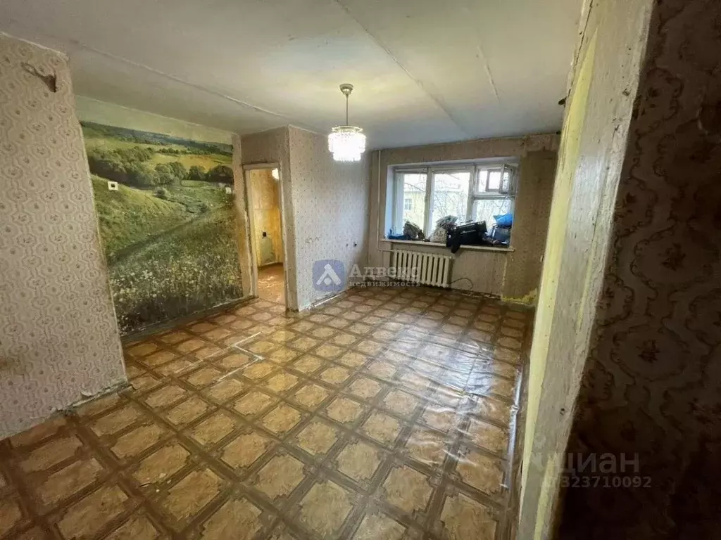 3-к кв. Тюменская область, Тюмень ул. 50 лет Октября, 32 (56.0 м) - Фото 1