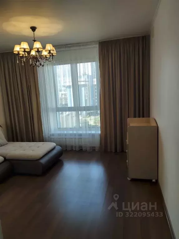 3-к кв. Красноярский край, Красноярск ул. Авиаторов, 39 (122.1 м) - Фото 0