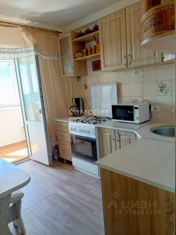 3-к кв. Краснодарский край, Туапсе ул. Говорова, 53 (67.3 м) - Фото 0