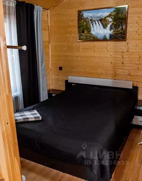 Дом в Карачаево-Черкесия, Зеленчукский район, с. Архыз ул. Банковская, ... - Фото 1