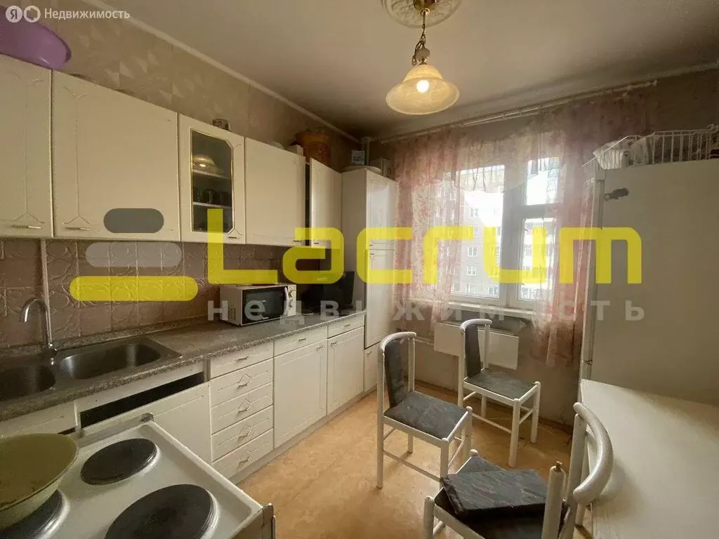 3-комнатная квартира: Красноярск, улица Весны, 2 (68 м) - Фото 0