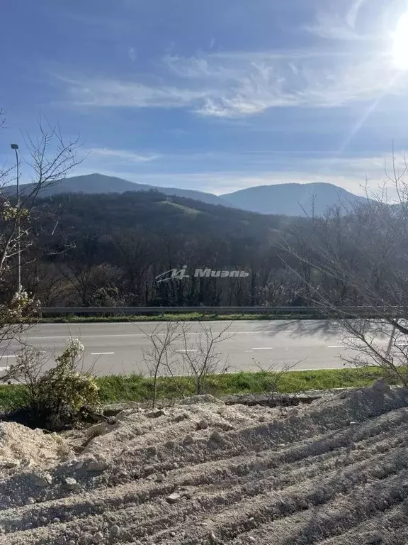 Участок в Крым, Белогорский район, Земляничненское с/пос, с. Радостное ... - Фото 1