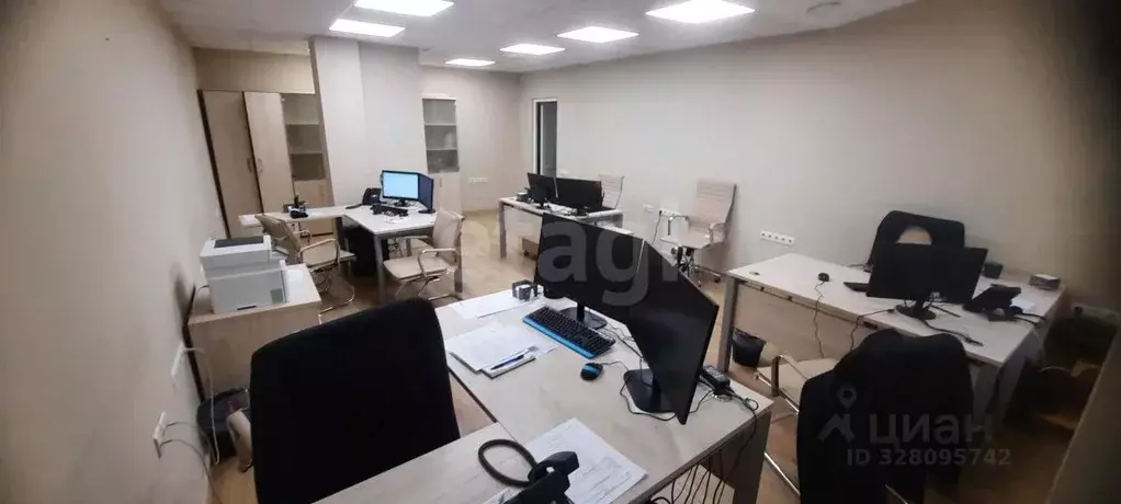 Офис в Крым, Симферополь ул. Комсомольская (36 м) - Фото 1