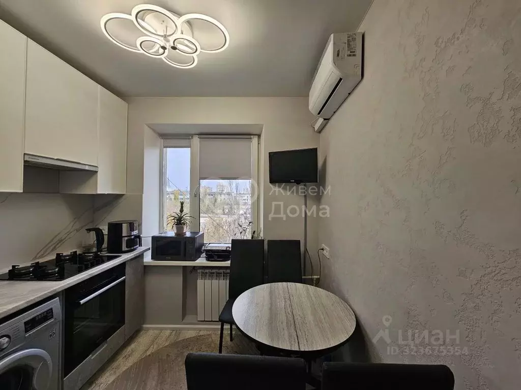 3-к кв. Волгоградская область, Волгоград ул. Наумова, 12 (59.2 м) - Фото 1