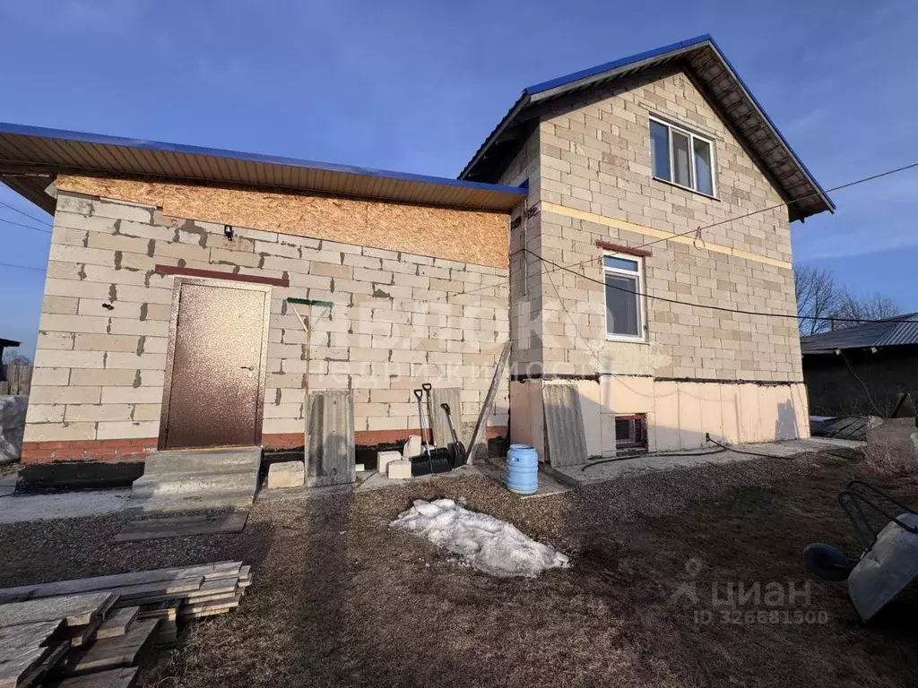 Дом в Пермский край, Усолье Усольский район, ул. Воронихина, 143 (145 ... - Фото 1