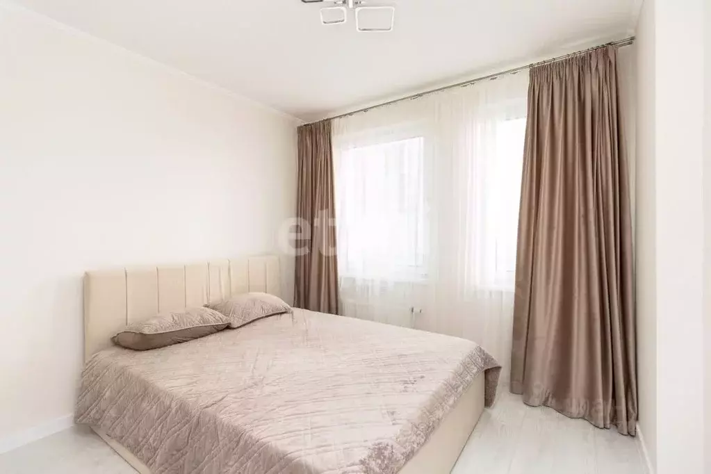 3-к кв. Тюменская область, Тюмень ул. Краснооктябрьская, 14 (73.5 м) - Фото 1