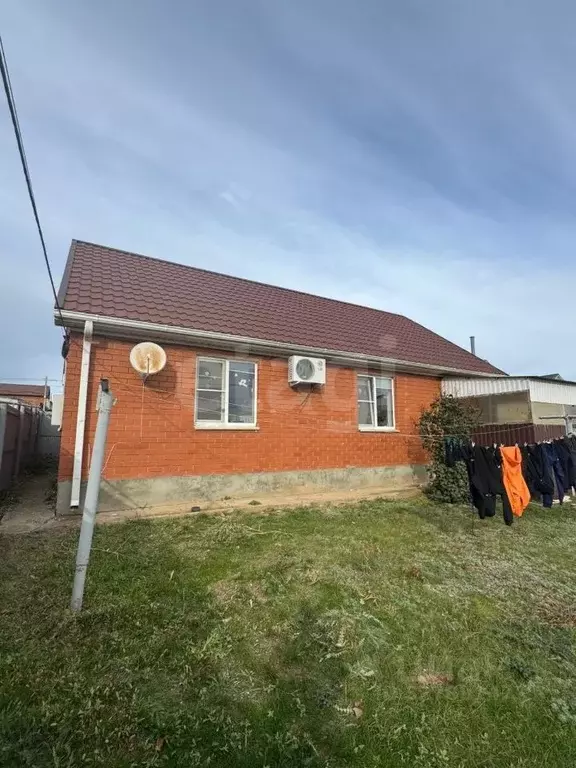 Дом в Калмыкия, Элиста ул. 60-летия Победы, 19 (70 м) - Фото 1