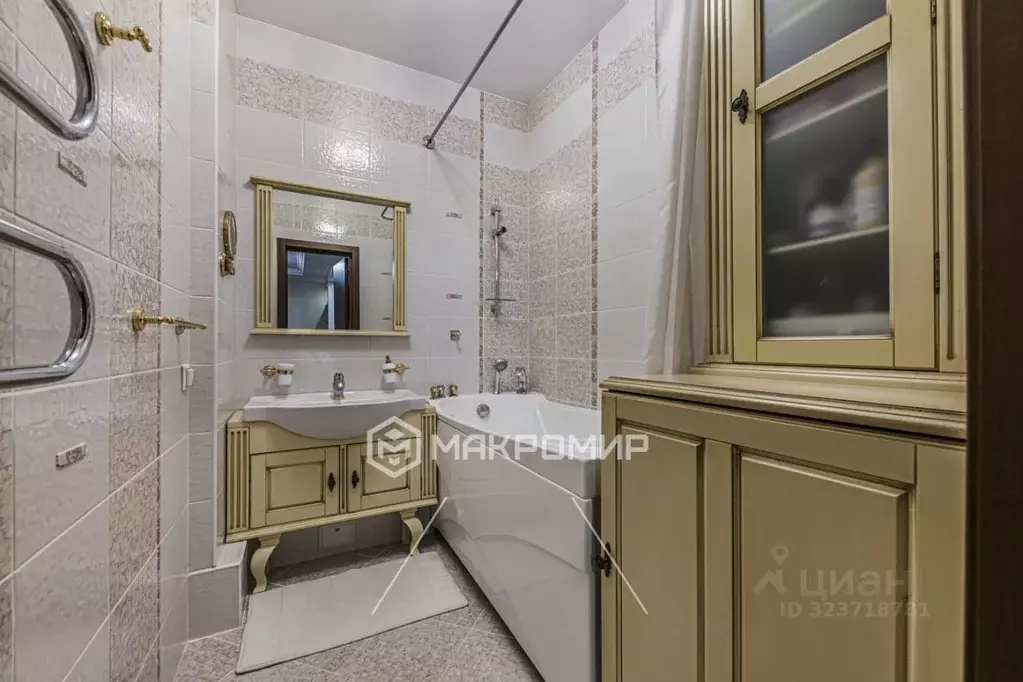 3-к кв. Челябинская область, Челябинск ул. Бейвеля, 6 (95.7 м) - Фото 1