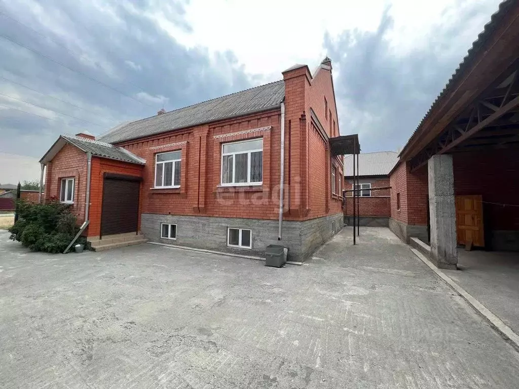 Дом в Ингушетия, Карабулак Южная ул. (360 м) - Фото 1