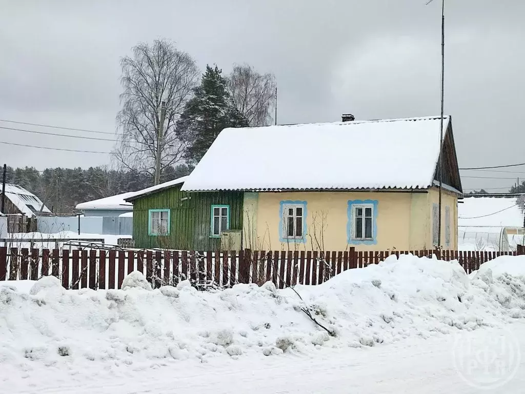 Дом в Ленинградская область, Выборгский район, Рощинское городское ... - Фото 1