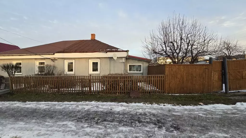 Дом в Омская область, Таврическое рп ул. Чкалова, 21 (69 м) - Фото 1