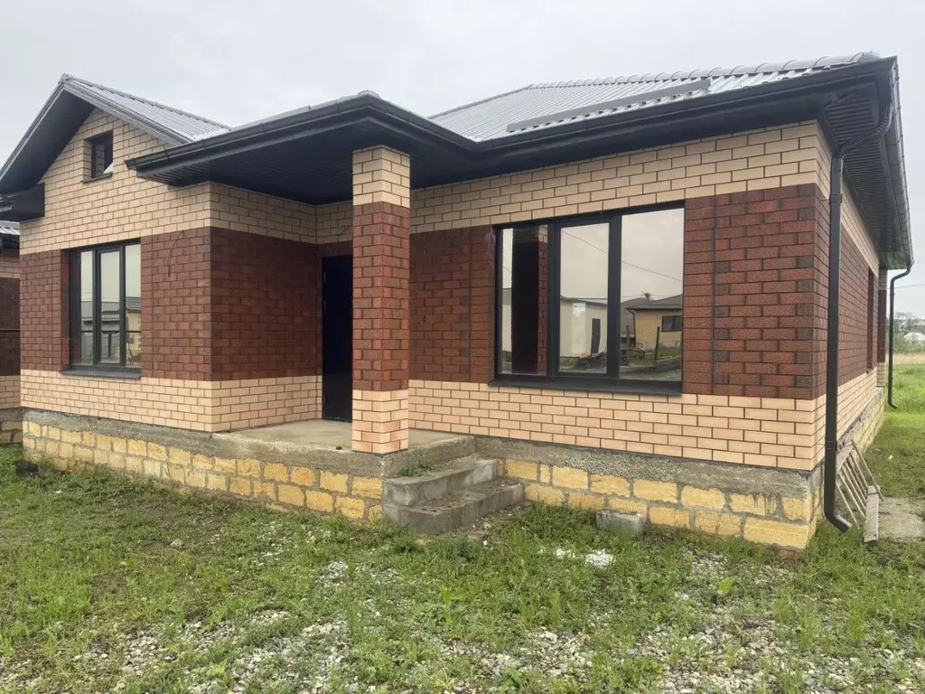 Дом в Ставропольский край, Михайловск Шпаковский район, ул. Вячеслава ... - Фото 1