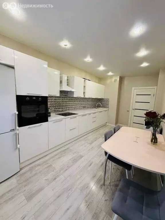 2-комнатная квартира: Казань, улица Аметьевская Магистраль, 16к1 (69.7 ... - Фото 2