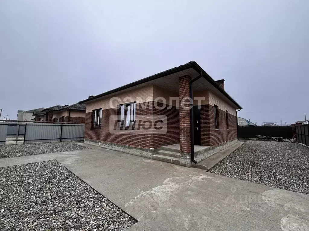 Дом в Краснодарский край, Апшеронск Радужная ул. (100 м) - Фото 1