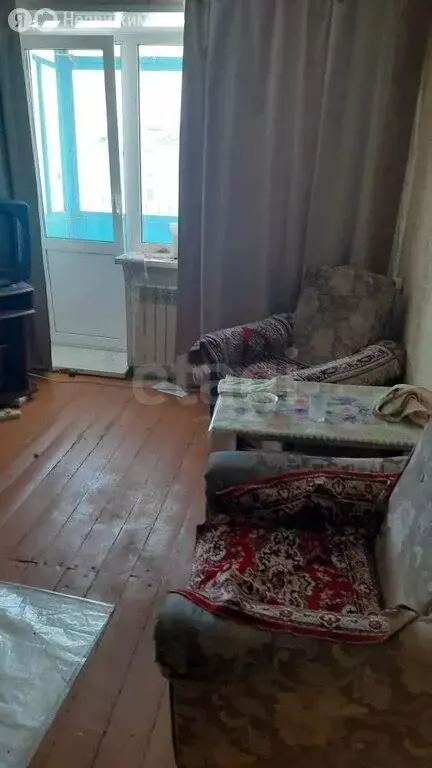 2-комнатная квартира: посёлок городского типа Шахтёрск, ... - Фото 1