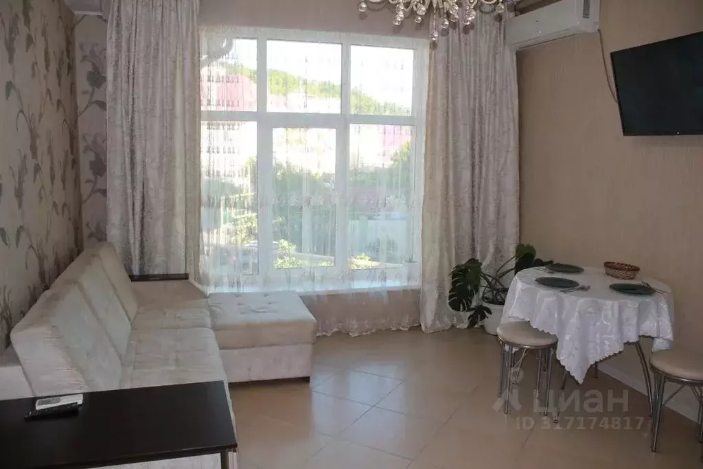 2-к кв. Краснодарский край, Сочи Адлер жилрайон, ул. Медовая, 56 (56.0 ... - Фото 1