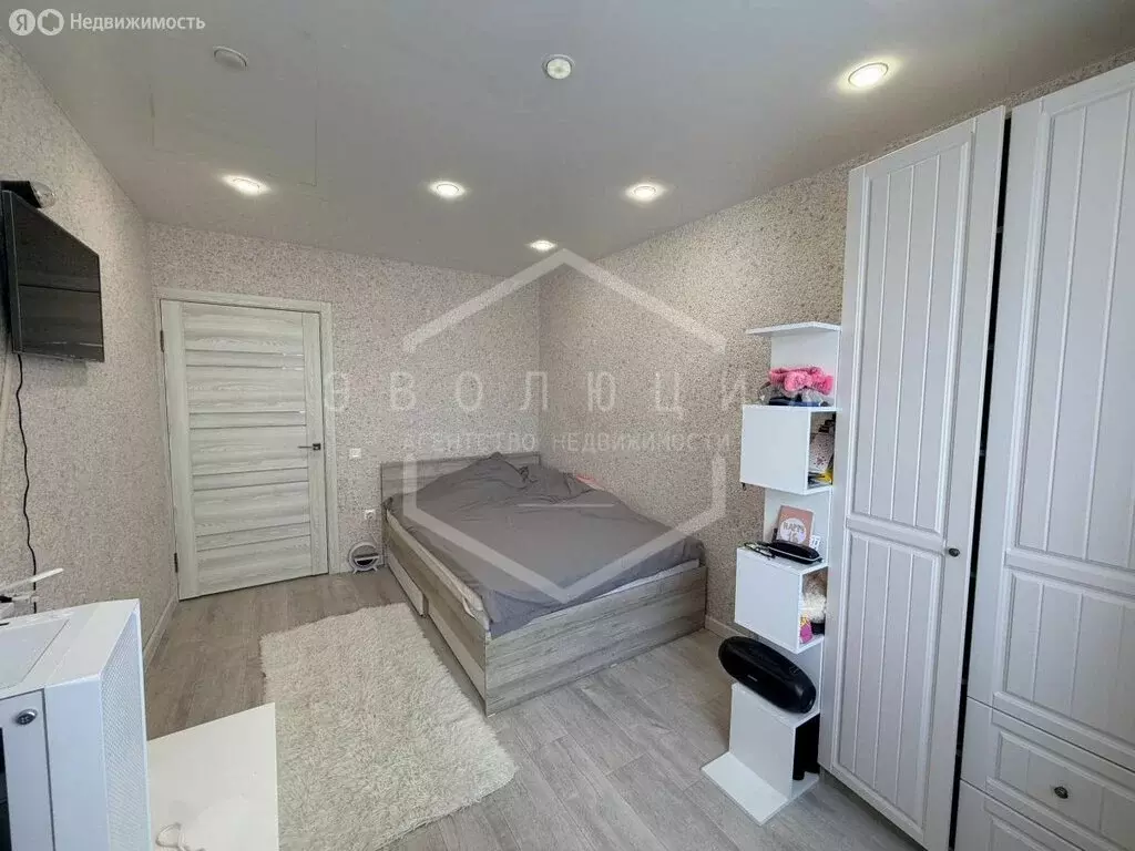 3-комнатная квартира: Калининград, микрорайон Сельма, улица Юрия ... - Фото 1