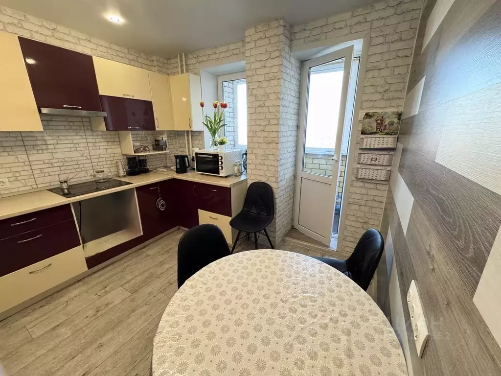 2-к кв. Воронежская область, Воронеж ул. Антонова-Овсеенко, 7б (62.2 ... - Фото 1