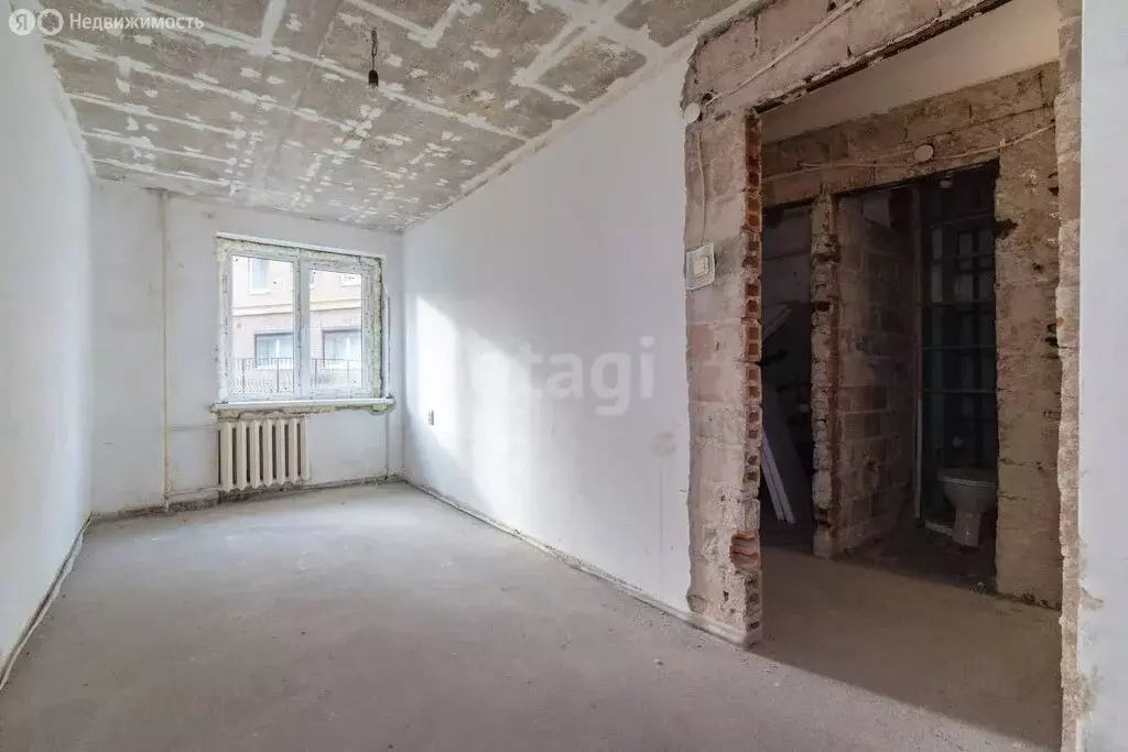 2-комнатная квартира: Калининград, улица Кирова, 81 (44 м) - Фото 1
