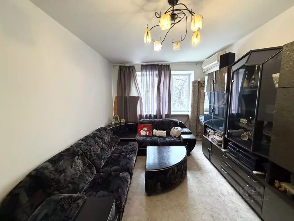 3-к кв. Волгоградская область, Волгоград ул. Елисеева, 8 (62.2 м) - Фото 1