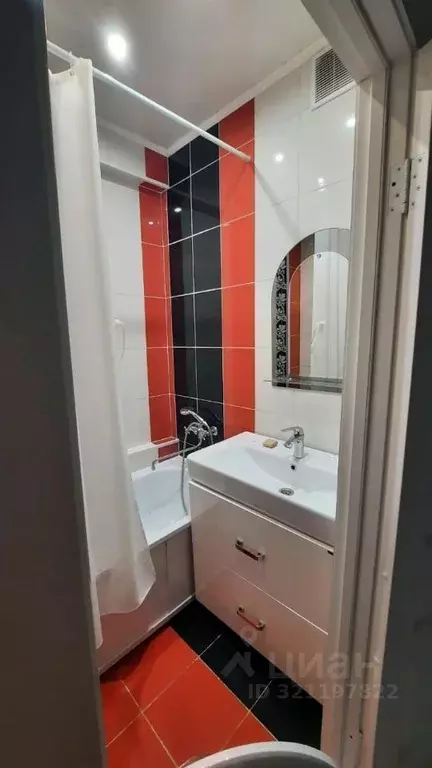 2-к кв. Бурятия, Улан-Удэ ул. Трубачеева, 152А (52.0 м) - Фото 1