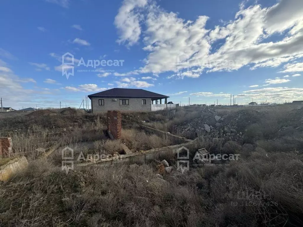 Участок в Волгоградская область, Светлоярский район, с. Большие ... - Фото 0