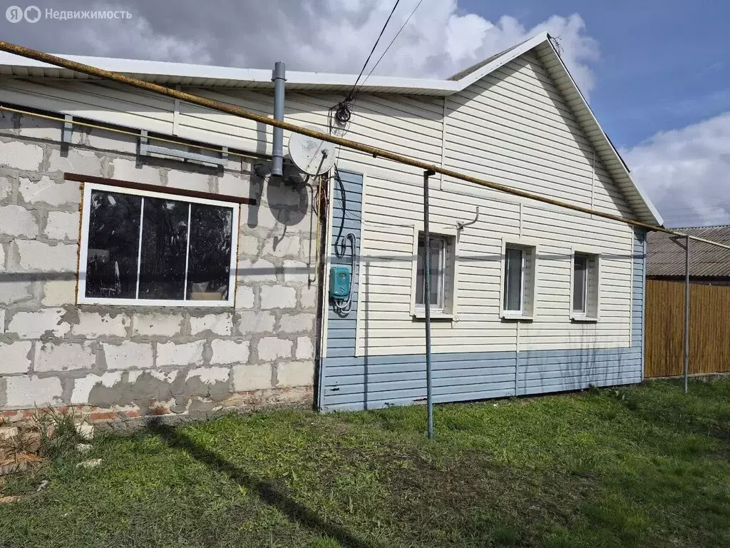 Дом в Белгородская область, городское поселение посёлок Чернянка, ... - Фото 1