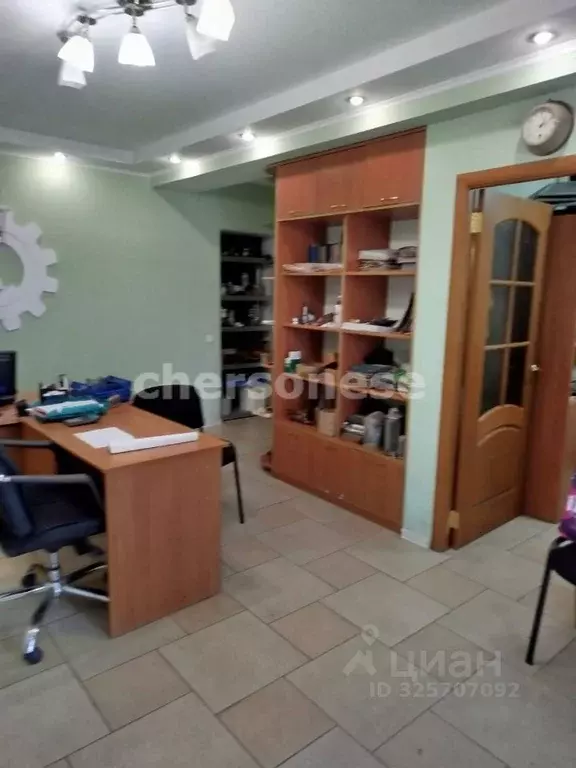 Офис в Севастополь ул. Хрусталева, 31 (30 м) - Фото 2